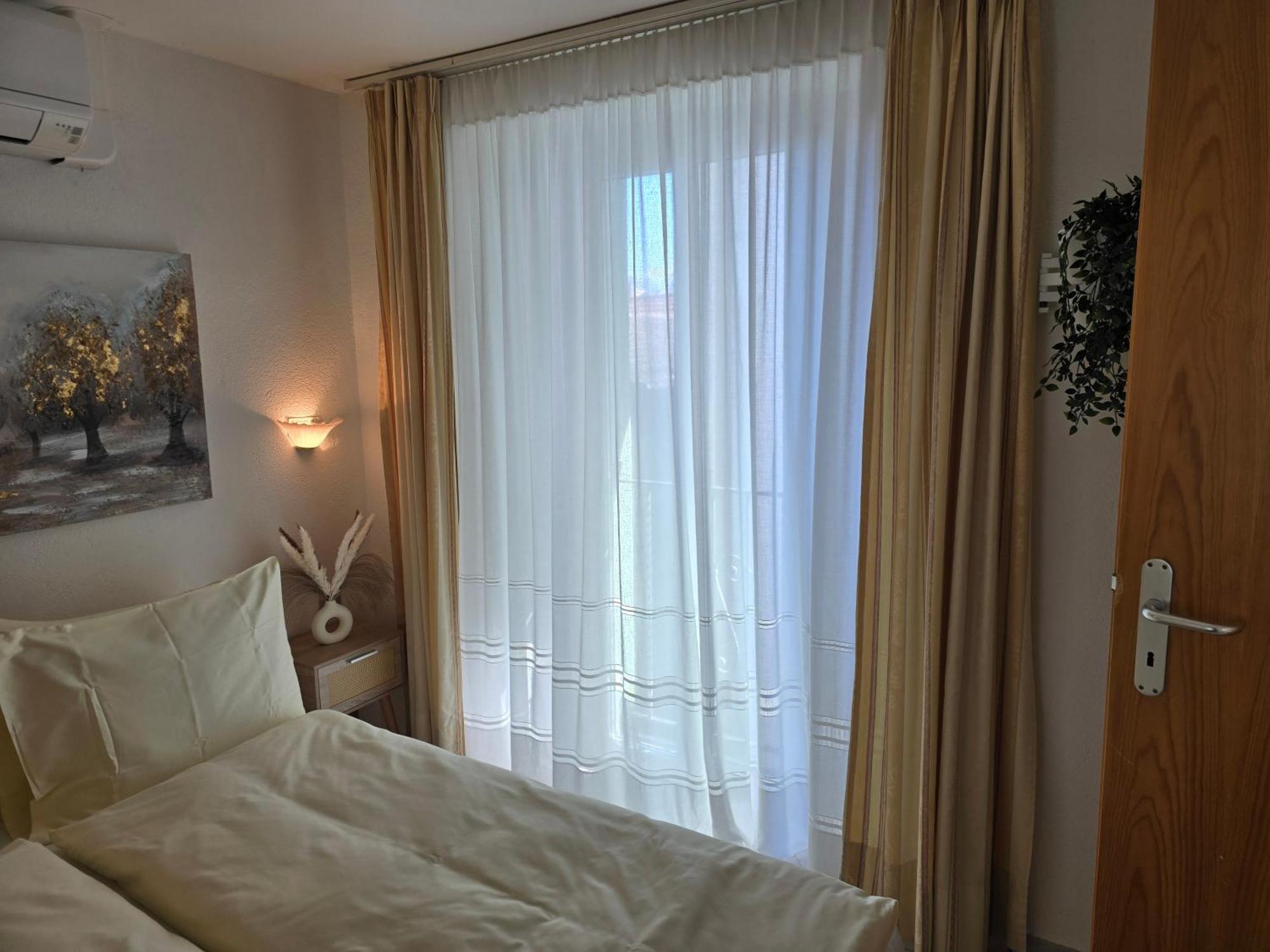 Depandance Garni Golf Appartement Ascona Buitenkant foto